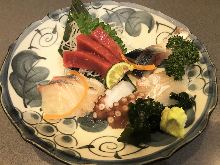 Assorted sashimi