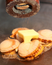 Grilled scallop with butter