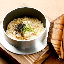 Kamataki Gohan (rice in a metal pot)