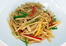 Stir-fried minced soybean meat, potato, green and bell pepper