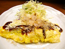 Tonpei-yaki (stir-fried cabbage and meat topped with egg)