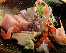 Assorted sashimi