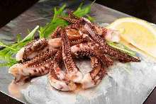 Salted and grilled squid tentacles