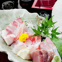Assorted sashimi