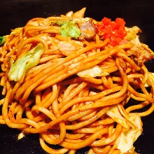 Yakisoba noodles with sauce