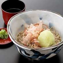 Oroshi noodles (soba or udon) topped