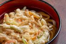 Mixed vegetable tempura udon