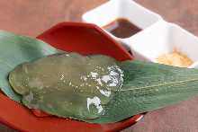 Warabimochi (bracken-starch dumpling covered in sweet, toasted soybean flour)