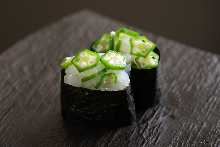 Gunkan sushi rolls