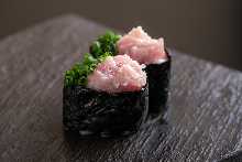 Minced tuna gunkan sushi rolls