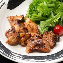 Salted and grilled chicken thigh