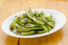 Grilled edamame, peperoncino flavor