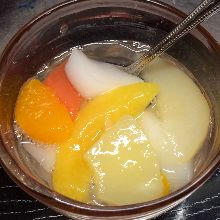 Almond jelly with fruit