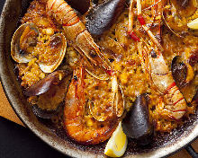 Seafood paella