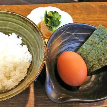 Tamagokake gohan (rice with raw egg)