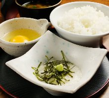 Tamagokake gohan (rice with raw egg)