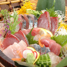 Assorted sashimi