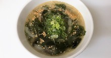 Wakame seaweed soup