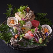 Assorted sashimi