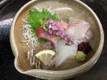 Assorted sashimi