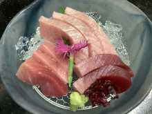 Young Pacific bluefin tuna (sashimi)