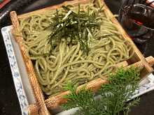 Tea-flavored buckwheat noodles