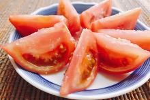 Sliced tomatoes