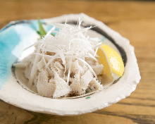 Edible raw white Senmai (third stomach)