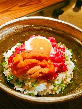 Sea urchin on beef rice bowl