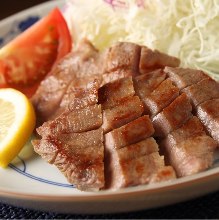 Beef tongue seasoned with salt