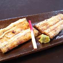 Grilled eel without seasoning