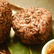 Grilled rice ball