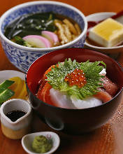 Seafood rice bowl and udon