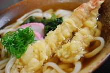 Wheat noodles with shrimp tempura