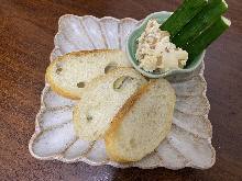 Cream cheese and narazuke (vegetables pickled in sake lees)