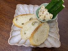 Cream cheese and narazuke (vegetables pickled in sake lees)