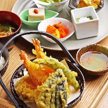 Shrimp and vegetable tempura lunch plate