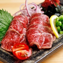 Seared beef sashimi