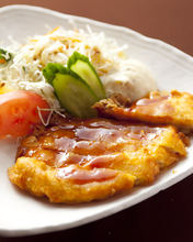 Fried chicken with vinegar and tartar sauce