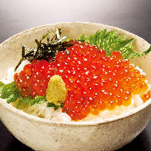 Salmon roe rice bowl