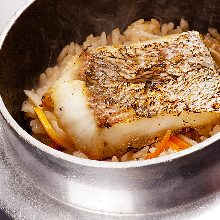 Sea bream kamameshi (pot rice) meal set