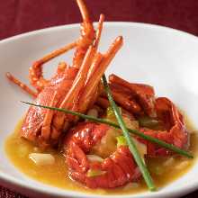 Domestic Spiny Lobster Stir-fried with Green Onions and Ginger