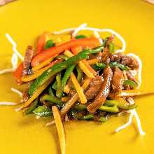 Stir-fried Sliced Black Wagyu Beef with Green Peppers