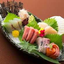 Assorted sashimi