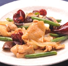 Stir-fried chicken with red pepper