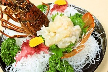 Spiny lobster sugata-zukuri (sliced sashimi served maintaining the look of the whole lobster)
