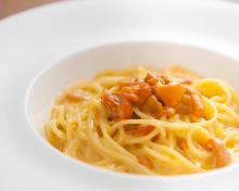 Pasta with cream of sea urchin