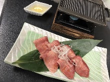 Beef tongue seasoned with salt