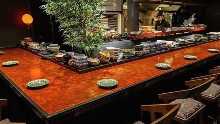 (Counter seats)Special seats where you can enjoy a relaxing view of the fire and cooking.