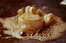 Salted and grilled scallops